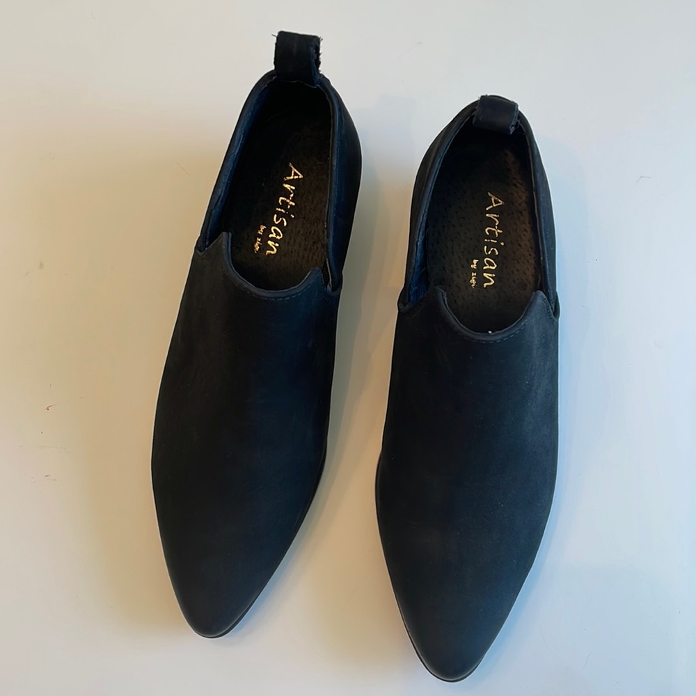 Artisan by Zigi Black Suede Boots size 6